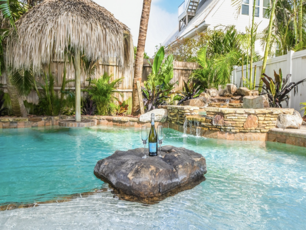 6 Bedroom No Roads to Cross to Beach Anna Maria Rental